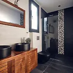 וילה Blue View - Coastal Elegance With Swim Spa, By Zantewize אליקאנאס
