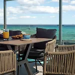 Blue View - Coastal Elegance With Swim Spa, By Zantewize וילה *