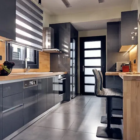 Blue View - Coastal Elegance With Swim Spa, By Zantewize *