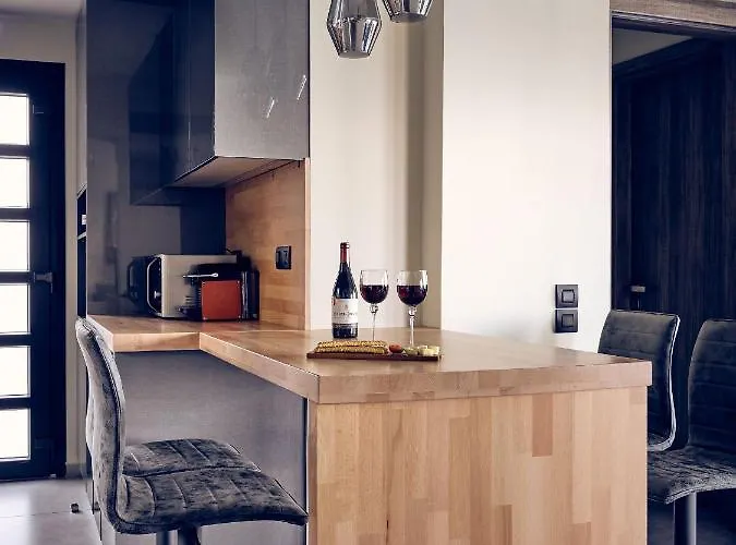 Villa Blue View - Coastal Elegance With Swim Spa, By Zantewize *