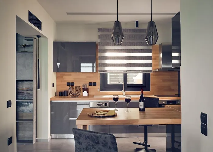 Blue View - Coastal Elegance With Swim Spa, By Zantewize *