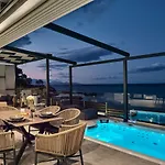 Blue View - Coastal Elegance With Swim Spa, By Zantewize Vilă