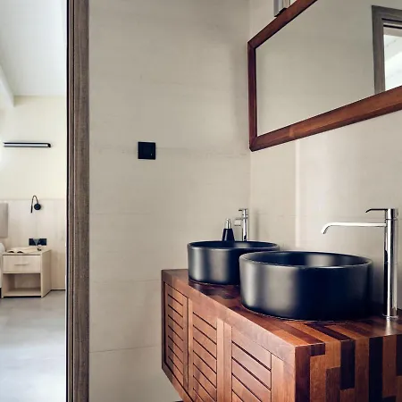 Villa Blue View - Coastal Elegance With Swim Spa, By Zantewize *